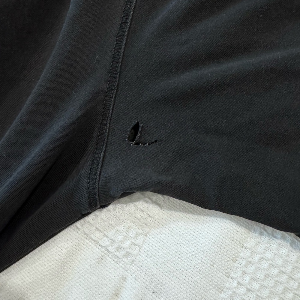 Tommy Hilfiger Black and Blue Heritage Tee - Picture 4 of 4